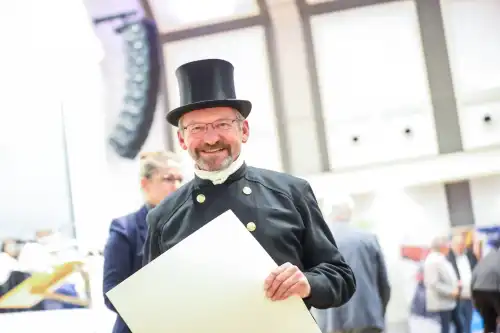 330_goldener_meister_schornsteinfeger.jpg